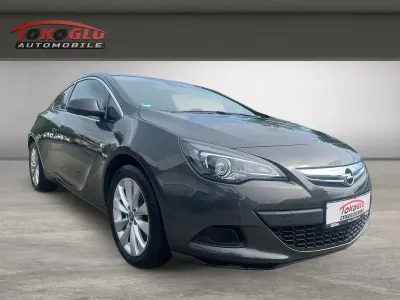 Gebraucht Opel Astra GTC Innovation 140 PS (102 kW) 2013 Grau Coupé