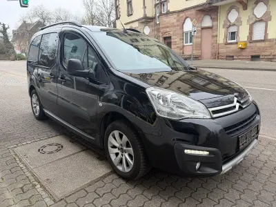 Gebraucht Citroën Berlingo PureTech 110 PS (80 kW) 2017 Schwarz Van / Kleinbus