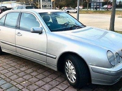 Mercedes E240