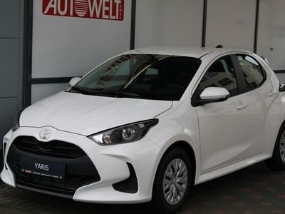 Weiß Neu 2025 Toyota Yaris Hybrid Comfort Limousine | 22.790 € (Guter Preis)
