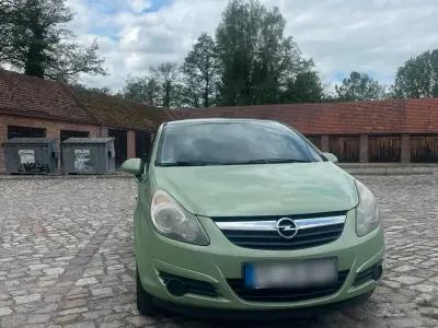 Używany Opel Corsa 75 KM (55 kW) 2010 Zielony Hatchback