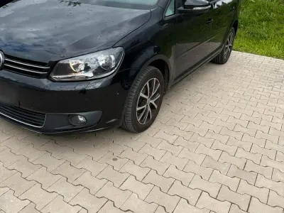 Gebraucht VW Touran 105 PS (77 kW) 2012 Schwarz Van / Kleinbus
