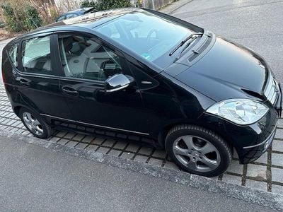 Usata Mercedes 200 103 CV (75 kW) 2010 Nero Utilitaria