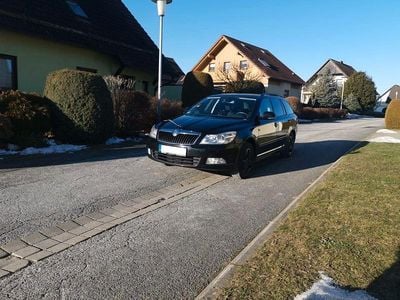 Schwarz Gebraucht 2013 Skoda Octavia Limousine | 6.999 € (Fairer Preis)