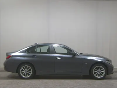 Gebraucht BMW 320e Advantage 204 PS (150 kW) 2022 Grau Limousine