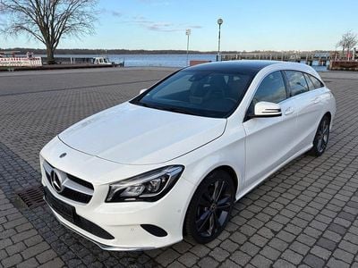 Gebraucht Mercedes CLA200 Shooting Brake Urban 156 PS (114 kW) 2018 Weiß Kombi