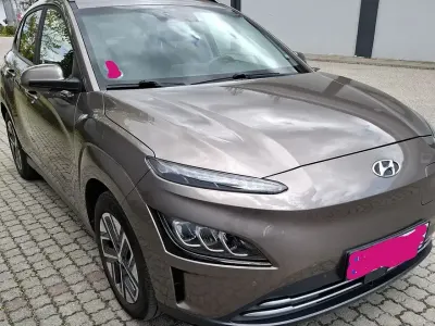 Gebraucht Hyundai Kona Trend 100 kW (136 PS) 2022 Braun SUV