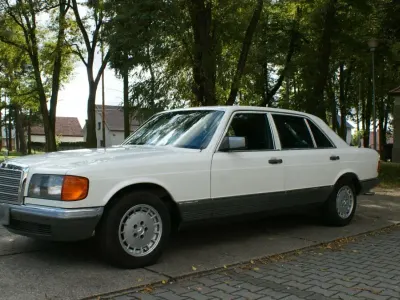 Gebraucht Mercedes 380 204 PS (150 kW) 1983 Weiß Limousine
