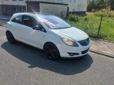 Gebraucht Opel Corsa 80 PS (58 kW) 2009 Weiß Kleinwagen