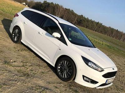 Gebraucht Ford Focus ST-Line 140 PS (102 kW) 2018 Weiß Kombi