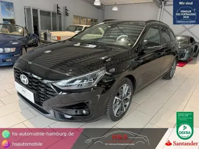 Gebraucht Hyundai i30 Advantage 101 PS (74 kW) 2024 Abyss black / mic Kombi