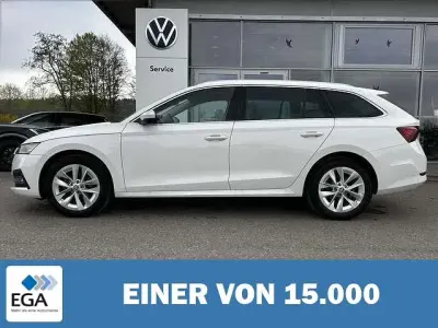 Używany Skoda Octavia Style 116 KM (85 kW) 2023 Biały Kombi