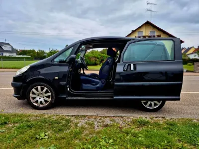 Gebraucht Peugeot 1007 Tendance 73 PS (53 kW) 2006 Schwarz Van / Kleinbus