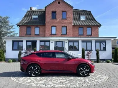 Gebraucht Kia EV6 GT-Line 167 kW (228 PS) 2022 (cr5) runway rot met SUV