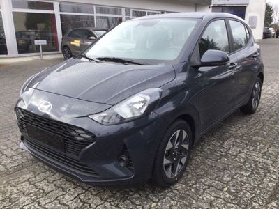 Gebraucht Hyundai i10 Trend 67 PS (49 kW) 2024 Grau Kleinwagen