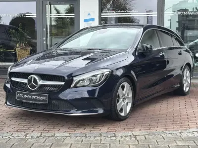 Gebraucht Mercedes CLA180 Shooting Brake Urban 122 PS (89 kW) 2018 Blau Kombi
