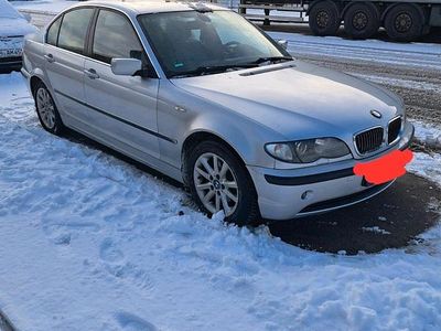Silber Gebraucht 2004 BMW 318 Limousine | 2.650 € (Fairer Preis)