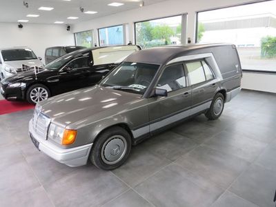 gebraucht Mercedes 230 124T H-Zulassung Bestattungswagen / Leichenwagen