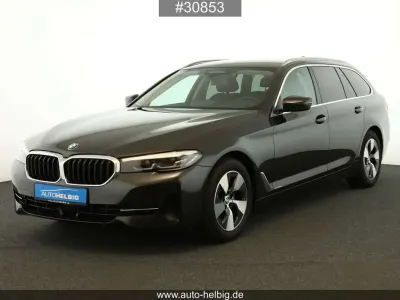 Używany BMW 520 190 KM (139 kW) 2023 Szary Kombi