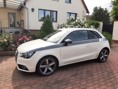 Gebraucht Audi A1 Attraction 86 PS (63 kW) 2014 Weiß Kleinwagen