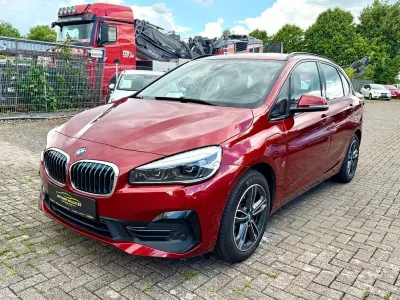 Gebraucht BMW 225 Sport Line 224 PS (164 kW) 2018 Rot Van / Kleinbus