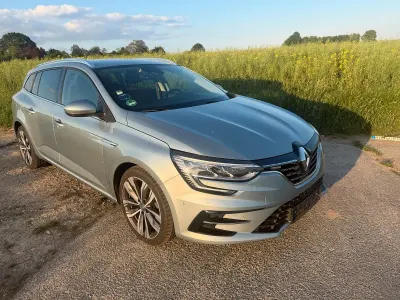 Gebraucht Renault Mégane IV 158 PS (116 kW) 2021 Grün Kombi