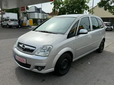 Usata Opel Meriva Edition 90 CV (66 kW) 2006 Argento Monovolume