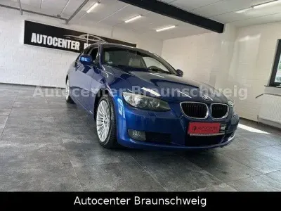 Gebraucht BMW 320 Comfort Edition 170 PS (125 kW) 2010 Blau Coupé