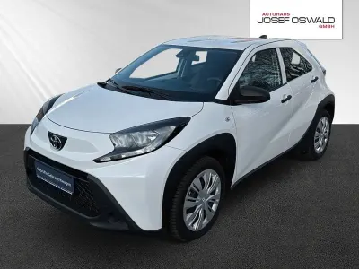 Gebraucht Toyota Aygo X X-play 72 PS (52 kW) 2022 Weiß SUV
