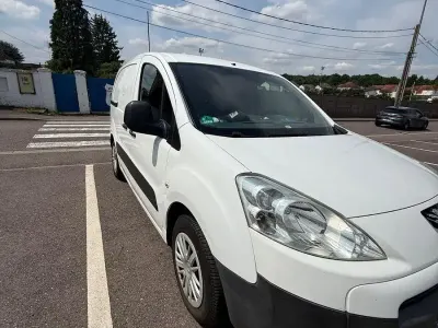 Gebraucht Peugeot Partner 90 PS (66 kW) 2008 Weiß Van / Kleinbus