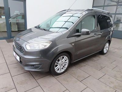 Gebraucht Ford Tourneo Courier Titanium 101 PS (74 kW) 2015 Grau Van / Kleinbus