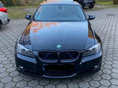 Gebraucht BMW 318 143 PS (105 kW) 2009 Schwarz Limousine