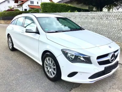 Gebraucht Mercedes CLA200 Shooting Brake 136 PS (100 kW) 2018 Polarweiss  glanz Kombi