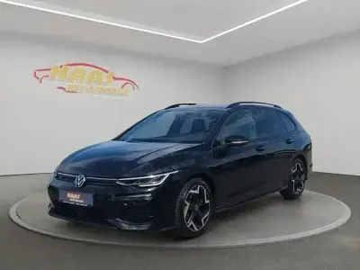 Second-hand VW Golf VIII R-line 150 CP (110 kW) 2025 Negru Break