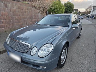 Gebraucht Mercedes E200 163 PS (119 kW) 2005 Grau Limousine