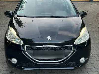 Gebraucht Peugeot 208 82 PS (60 kW) 2013 Schwarz Kleinwagen