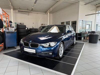 Gebraucht BMW 320 Sport Line 163 PS (119 kW) 2017 Blau Limousine