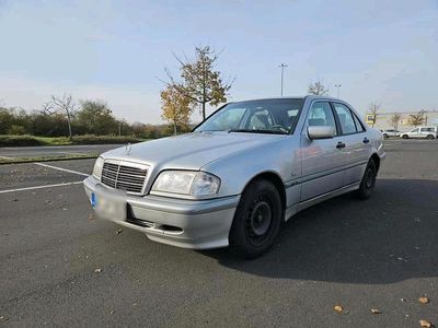 Mercedes C240