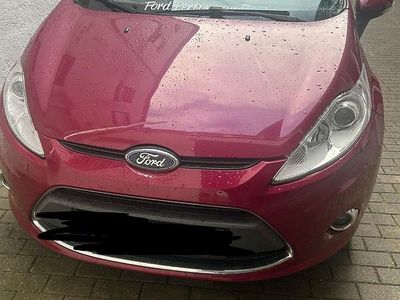 Rot Gebraucht 2011 Ford Fiesta Kleinwagen | 2.100 € (Fairer Preis)