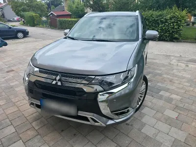 Gebraucht Mitsubishi Outlander P-HEV 224 PS (164 kW) 2019 Grau SUV