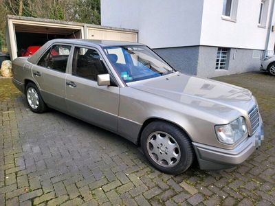 gebraucht Mercedes E200 w124 , Scheckheft , 134.000 Km