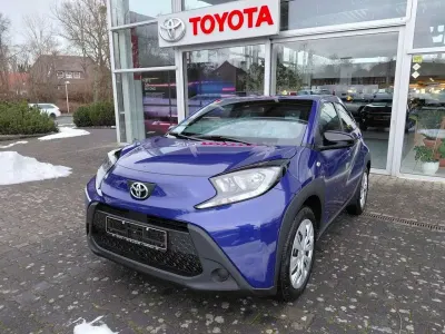 Neu Toyota Aygo X Business Edition 72 PS (52 kW) 2025 Blau SUV