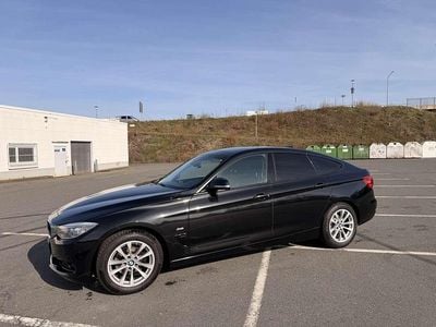 Gebraucht BMW 320 Sport Line 190 PS (139 kW) 2015 Schwarz Kleinwagen
