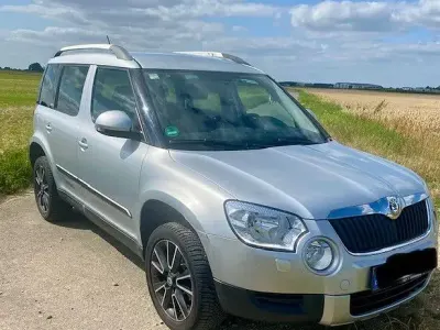 Gebraucht Skoda Yeti Adventure 105 PS (77 kW) 2014 Silber SUV