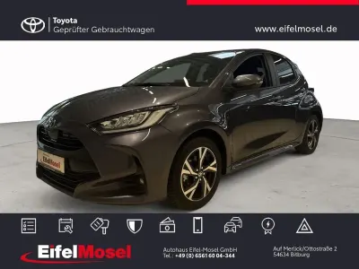 Gebraucht Toyota Yaris Hybrid Comfort 116 PS (85 kW) 2024 Grau Limousine