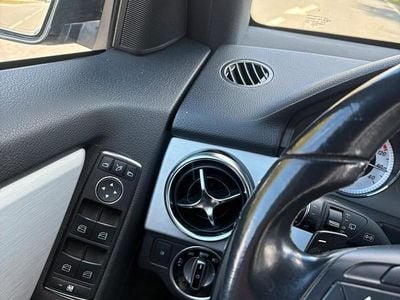 Gebraucht Mercedes GLK250 203 PS (149 kW) 2013 Schwarz SUV