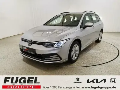 Używany VW Golf VIII Life 150 KM (110 kW) 2022 Srebrny Kombi