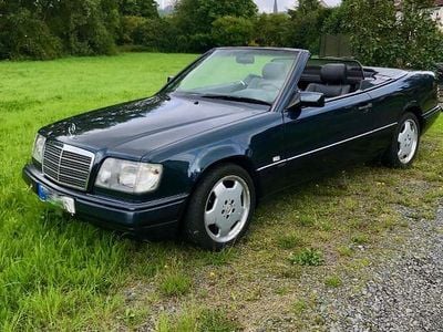 Gebraucht Mercedes E200 Edition 136 PS (100 kW) 1997 Blau Cabrio