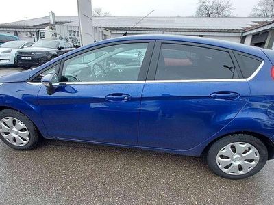 Gebraucht Ford Fiesta 101 PS (74 kW) 2015 Indic blau Limousine