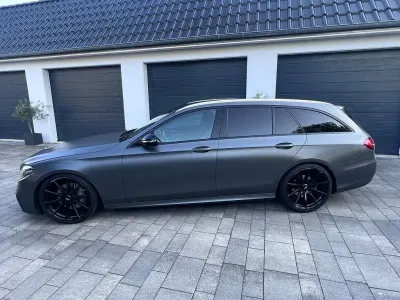 Gebraucht Mercedes E220 AMG line 194 PS (142 kW) 2019 Grau Limousine